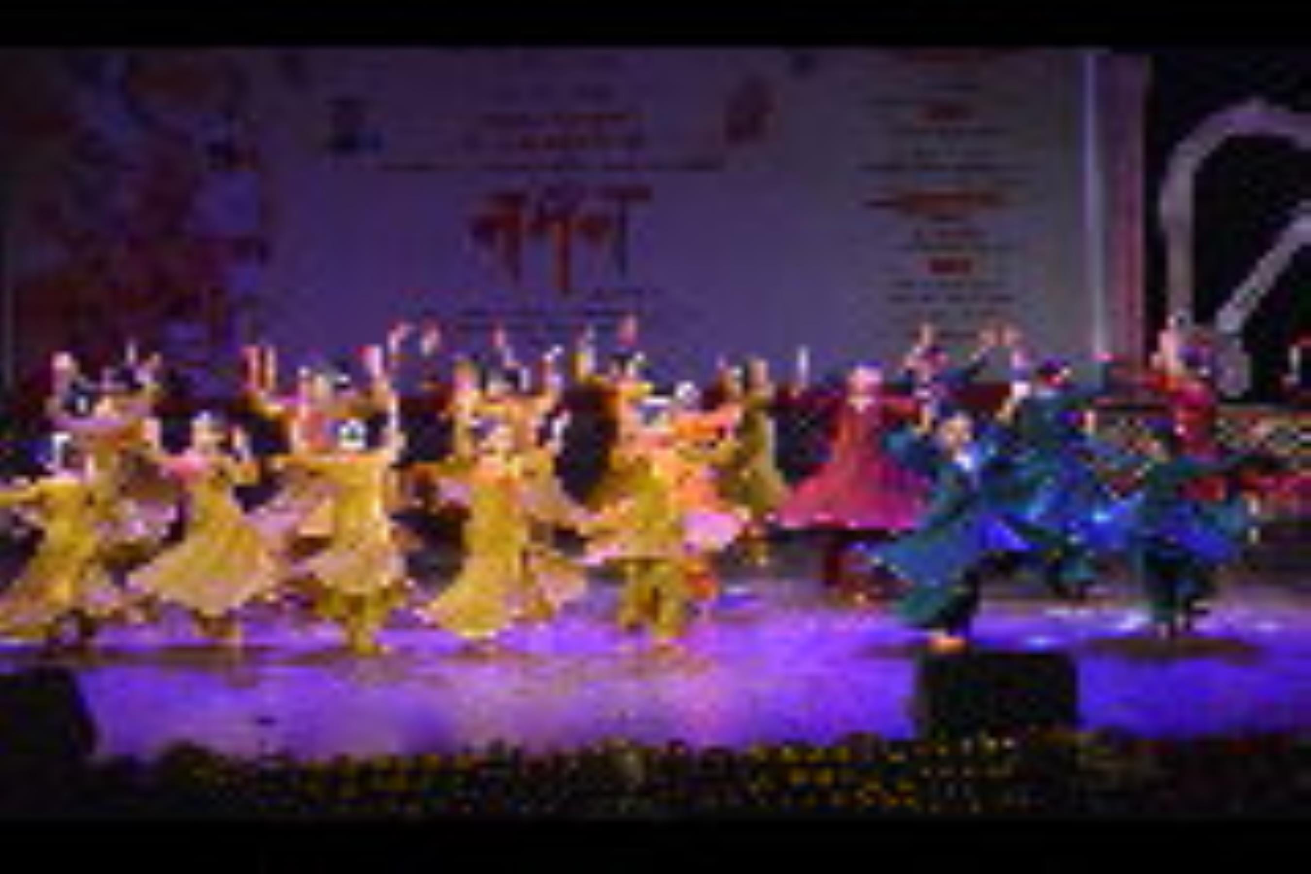 लखनऊ, बनारस और जयपुर घराने के कलाकारों ने प्रस्तुतियों से दर्शकों का दिल जीत लिया। लखनऊ, बनारस और जयपुर घराने के कलाकारों ने प्रस्तुतियों से दर्शकों का दिल जीत लिया।