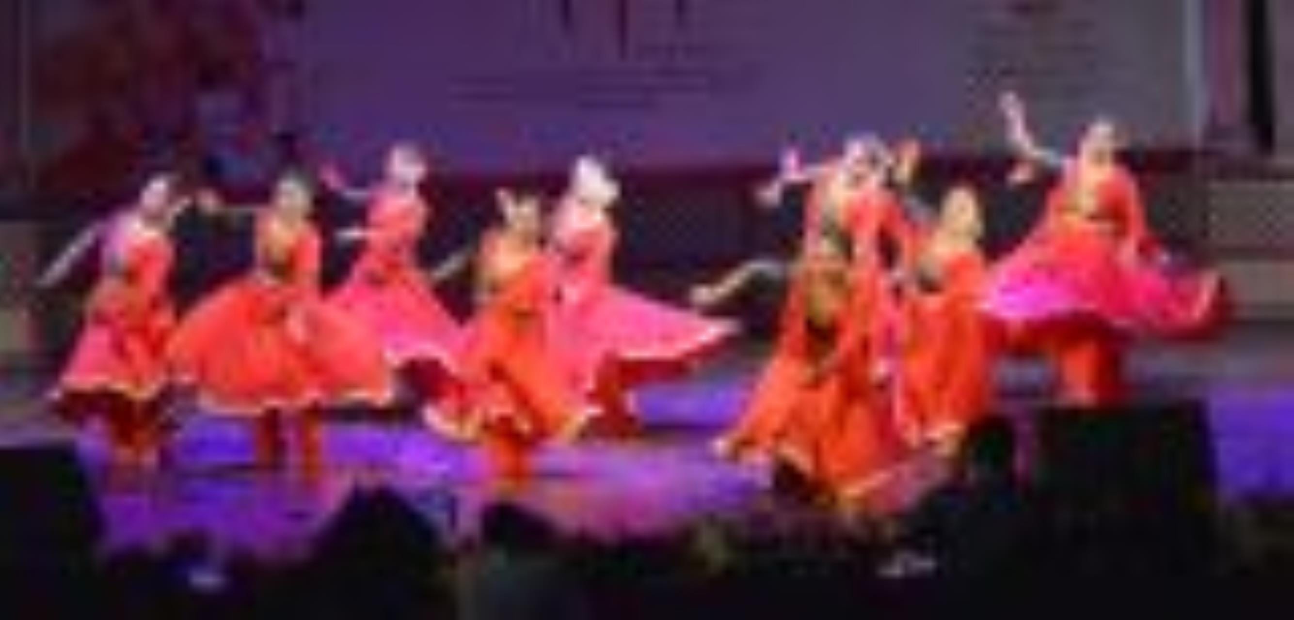 लखनऊ, बनारस और जयपुर घराने के कलाकारों ने प्रस्तुतियों से दर्शकों का दिल जीत लिया। लखनऊ, बनारस और जयपुर घराने के कलाकारों ने प्रस्तुतियों से दर्शकों का दिल जीत लिया।