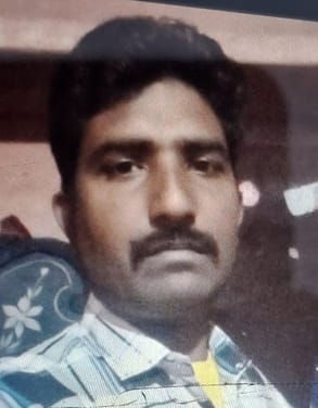 अफजलगढ़ क्षेत्र के भूतपुरी रामगंगा नदी में दो सगे भाईयों के डूबने के बाद गमजदा परिजन। संवाद अफजलगढ़ क्षेत्र के भूतपुरी रामगंगा नदी में दो सगे भाईयों के डूबने के बाद गमजदा परिजन। संवाद