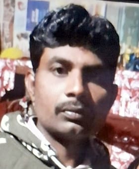 अफजलगढ़ क्षेत्र के भूतपुरी रामगंगा नदी में दो सगे भाईयों के डूबने के बाद गमजदा परिजन। संवाद अफजलगढ़ क्षेत्र के भूतपुरी रामगंगा नदी में दो सगे भाईयों के डूबने के बाद गमजदा परिजन। संवाद