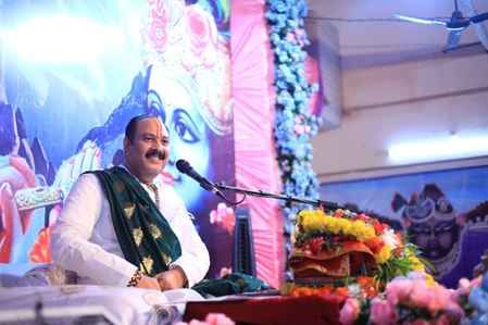भक्ति का संगम बना सीहोर, शहर के बाद बाजार में चल रही पंडित प्रदीप मिश्रा की कथा