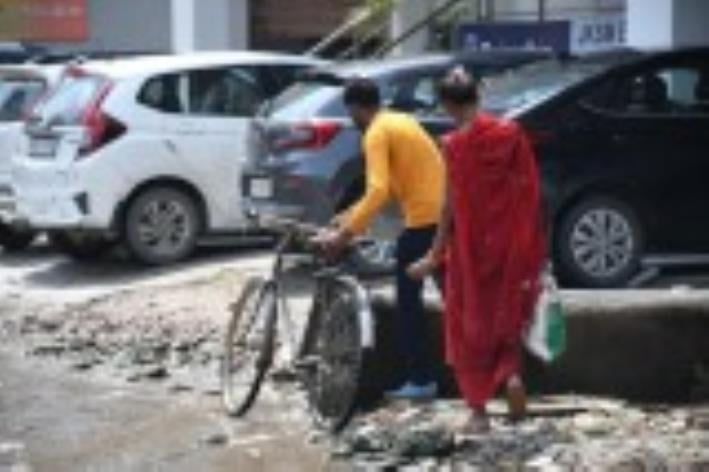 बारिश के चलते शहर के विभिन्न इलाकों में हुआ जलभराव। 