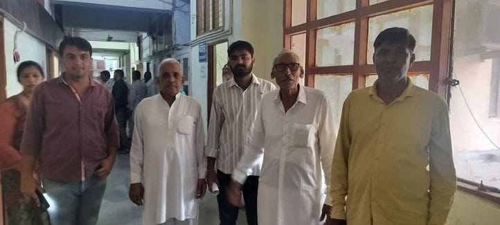 03जेएनडी03: दातासिंह वाला गांव की गलियों में भरा पानी। संवाद