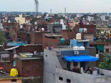 अंबाला कैंट से गुजर रही टांगरी नदी के उफान पर आने के बाद कॉलोनियों में घुसा पानी: ड्रोन स्त्रोत अंबाला कैंट से गुजर रही टांगरी नदी के उफान पर आने के बाद कॉलोनियों में घुसा पानी: ड्रोन स्त्रोत