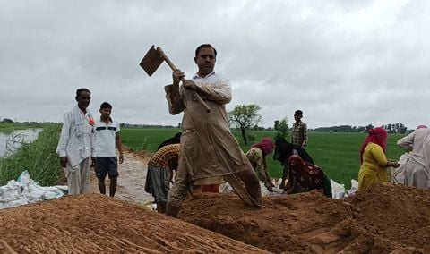 चोपटा। गांवों में हुआ जलभराव। संवाद