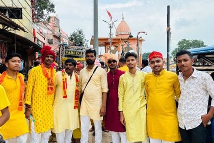 फोटो 16 सीकेटीपी-9- परिचय- बंजारी पूजा में शोभायात्रा में शामिल अग्रहरि समाज के प्रतिनिधि। सं फोटो 16 सीकेटीपी-9- परिचय- बंजारी पूजा में शोभायात्रा में शामिल अग्रहरि समाज के प्रतिनिधि। सं