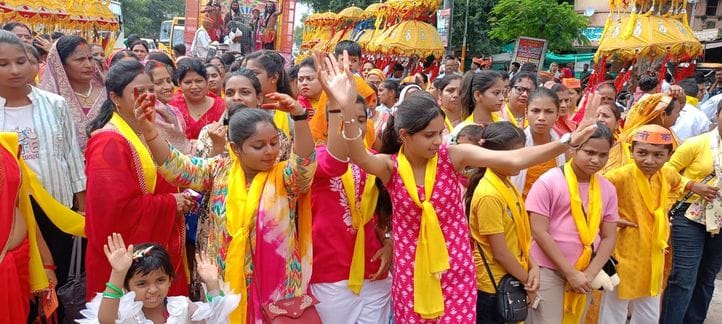 फोटो 16 सीकेटीपी-9- परिचय- बंजारी पूजा में शोभायात्रा में शामिल अग्रहरि समाज के प्रतिनिधि। सं फोटो 16 सीकेटीपी-9- परिचय- बंजारी पूजा में शोभायात्रा में शामिल अग्रहरि समाज के प्रतिनिधि। सं