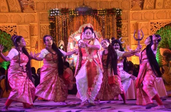 हनुमान सेतु के पास झूलेलाल वाटिका में चल रहे मनौती के राजा गणेशोत्सव का नौवां दिन भक्ति व सांस् हनुमान सेतु के पास झूलेलाल वाटिका में चल रहे मनौती के राजा गणेशोत्सव का नौवां दिन भक्ति व सांस्