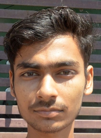 मोहल्ला सुभाषनगर में बाढ़ का पानी भर जाने पर पलायन करता परिवार। संवाद मोहल्ला सुभाषनगर में बाढ़ का पानी भर जाने पर पलायन करता परिवार। संवाद