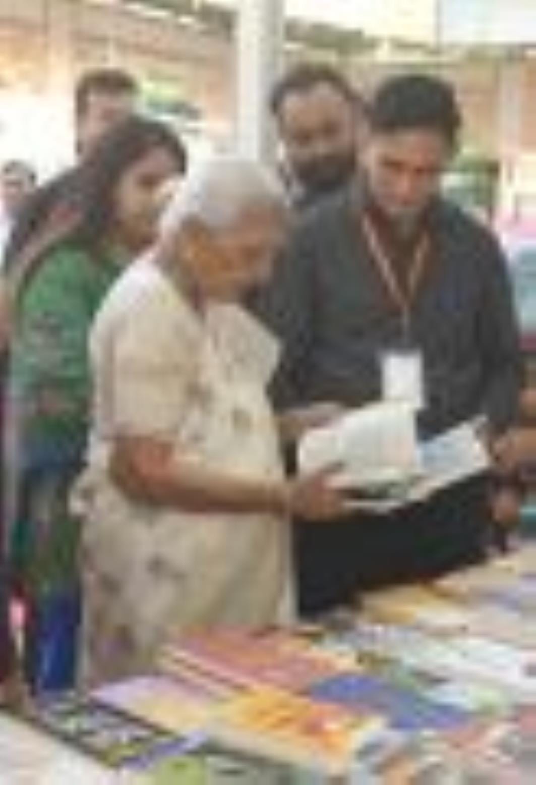 राजधानी के बलरामपुर गार्डन में दस दिवसीय 22वें राष्ट्रीय पुस्तक मेले का बृहस्पतिवार को आगाज हो राजधानी के बलरामपुर गार्डन में दस दिवसीय 22वें राष्ट्रीय पुस्तक मेले का बृहस्पतिवार को आगाज हो