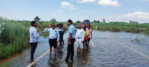 रुद्रपुर गांव में भूकटान करती घाघरा नदी। स्रोत: ग्रामीण