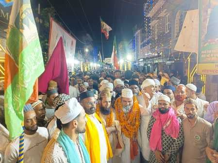 बीसलपुर के गांव मीरपुर में निकाला गया जुलूस ए मोहम्मदी। संवाद बीसलपुर के गांव मीरपुर में निकाला गया जुलूस ए मोहम्मदी। संवाद