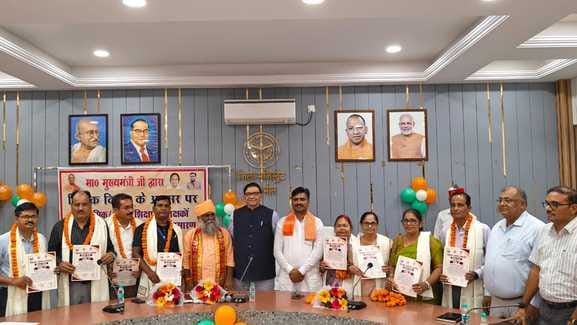 बीसलपुर में इनर व्हील क्लब की अध्यक्ष ने शिक्षिकाओं को दिए प्रमाण पत्र। संवाद बीसलपुर में इनर व्हील क्लब की अध्यक्ष ने शिक्षिकाओं को दिए प्रमाण पत्र। संवाद