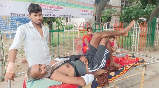 राजकीय मेडिकज कॉलेज में बाढ़ के पानी से बचाव को एक्स-रे व अल्ट्रासाउंड कक्ष के गेट पर उठवाई गईं राजकीय मेडिकज कॉलेज में बाढ़ के पानी से बचाव को एक्स-रे व अल्ट्रासाउंड कक्ष के गेट पर उठवाई गईं