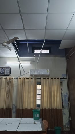 शहर के राजकीय महिला महाविद्यालय स्टाफ सदस्य उपायुक्त कार्यालय पर जर्जर भवन क बारे में जानकारी द शहर के राजकीय महिला महाविद्यालय स्टाफ सदस्य उपायुक्त कार्यालय पर जर्जर भवन क बारे में जानकारी द