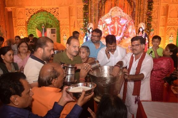 श्री गणेश प्राकट्य कमेटी की ओर से झूलेलाल वाटिका में चल रहे गणेशोत्सव में शुक्रवार को भगवान गणे श्री गणेश प्राकट्य कमेटी की ओर से झूलेलाल वाटिका में चल रहे गणेशोत्सव में शुक्रवार को भगवान गणे