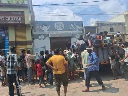 टांगरी के पास बनी कॉलोनी में गाद व जलभराव। संवाद