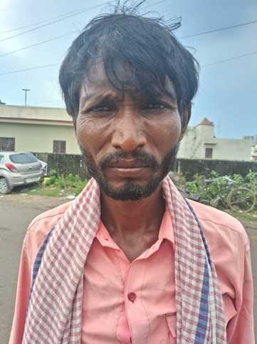 अंबाला छावनी में टांगरी बांध किनारे कीचड़ से सनी न्यू टेगोर नगर की गली। संवाद अंबाला छावनी में टांगरी बांध किनारे कीचड़ से सनी न्यू टेगोर नगर की गली। संवाद