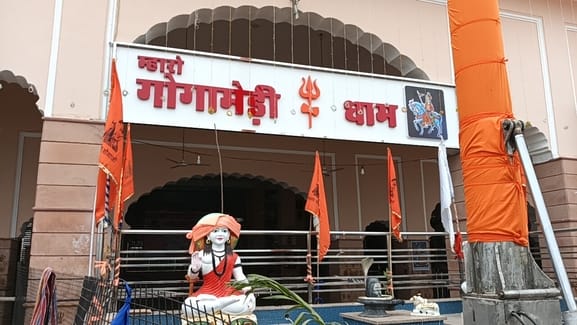चोपटा। मेले में सवारी के लिए आए ऊंट । संवाद