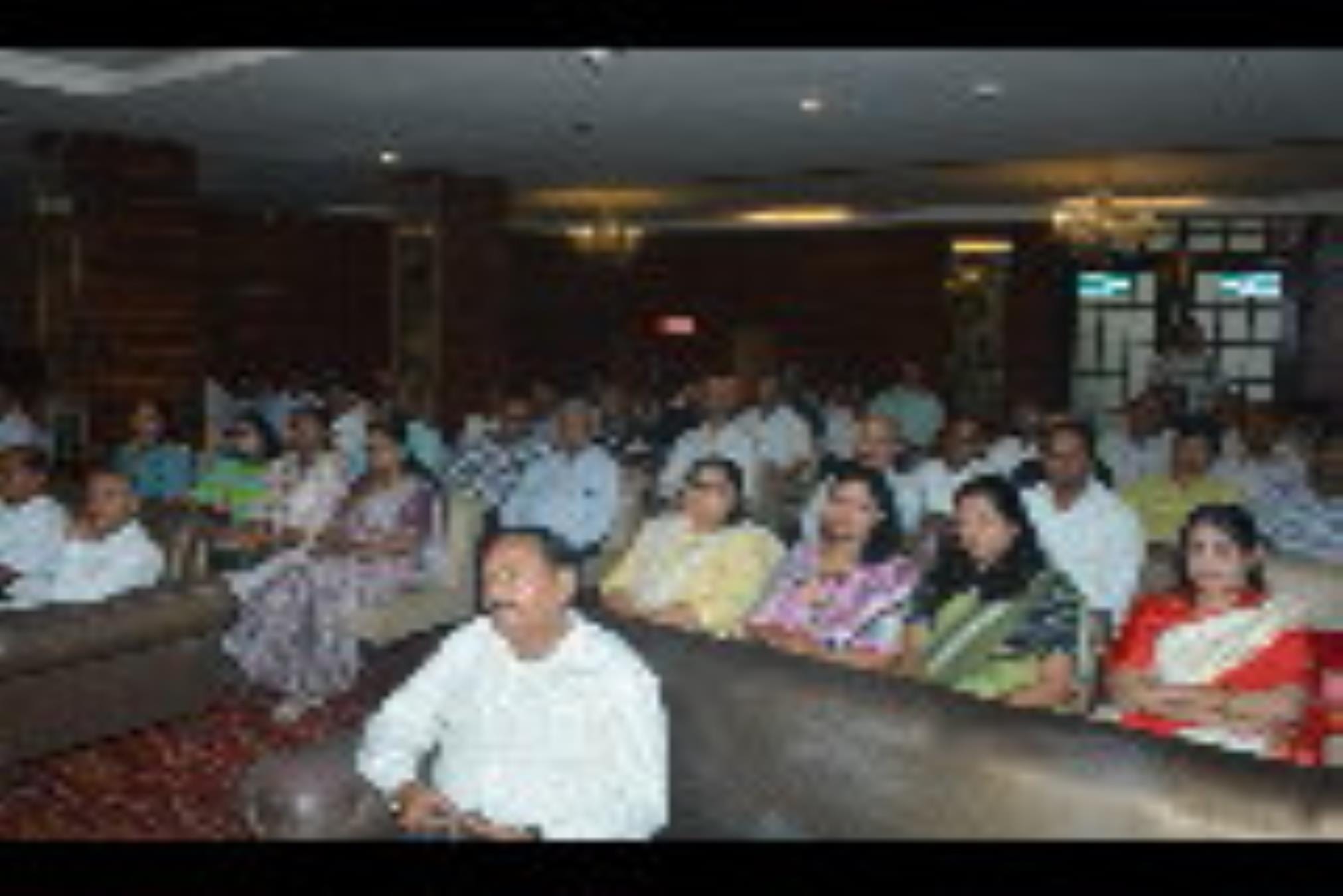 लखनऊ बीमा संस्थान की ओर से शनिवार को सेमिनार कराया गया। इसमें मुख्य अतिथि एलआईसी के सेवानिवृत्त