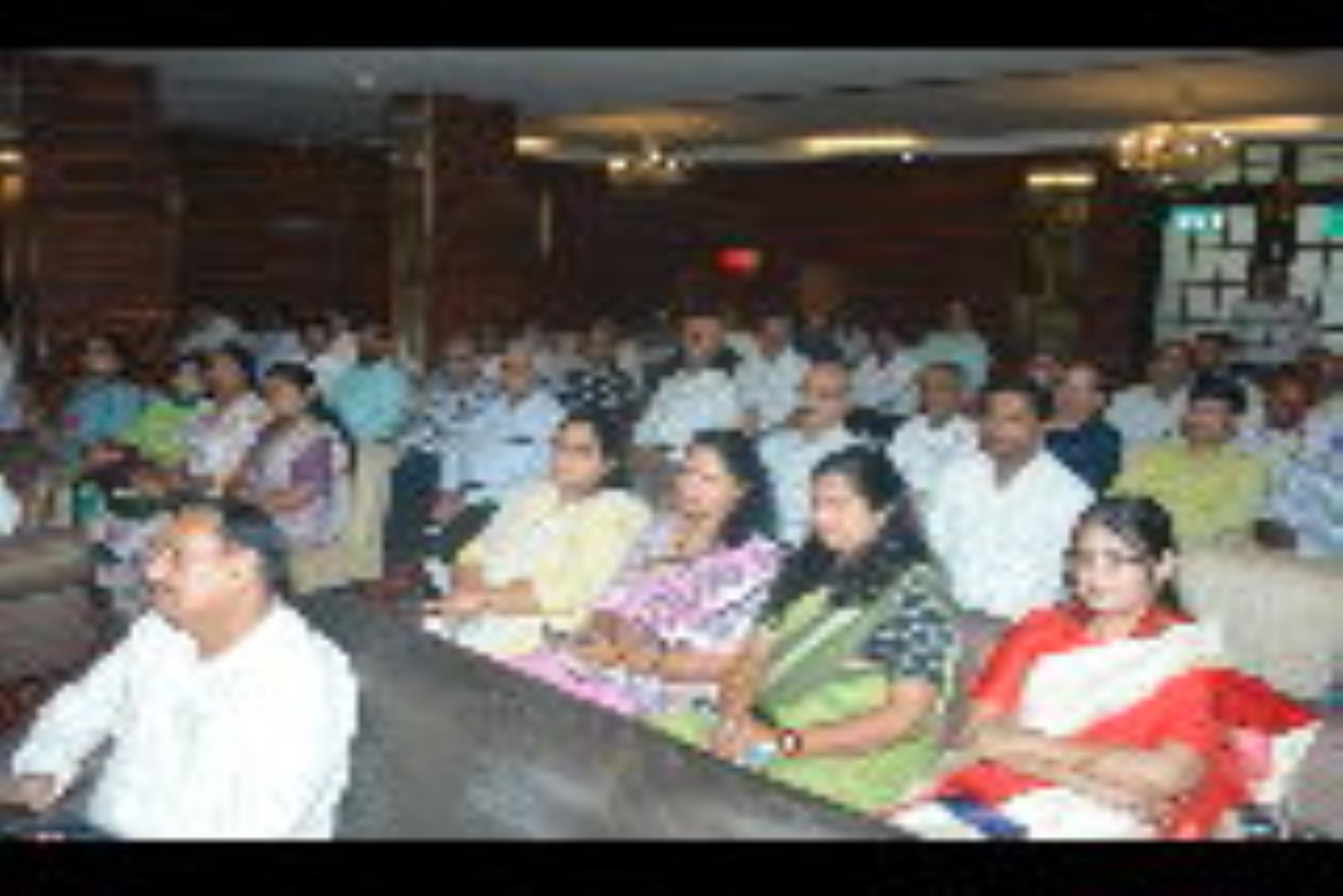 लखनऊ बीमा संस्थान की ओर से शनिवार को सेमिनार कराया गया। इसमें मुख्य अतिथि एलआईसी के सेवानिवृत्त