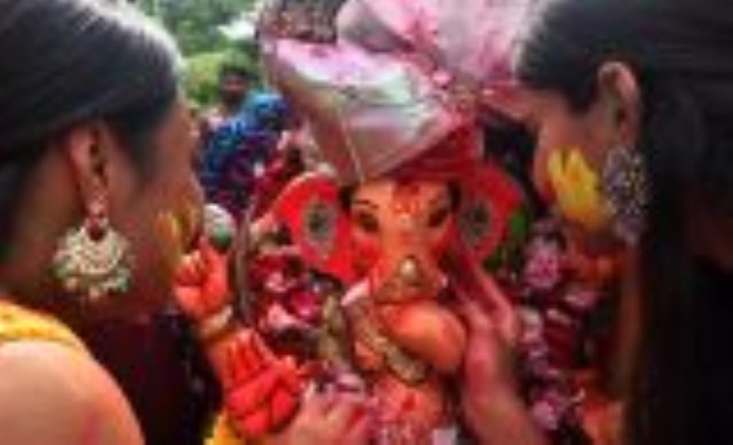 दस दिन तक घरों, पंडालों में विराजे विघ्नहर्ता को विदा करने के लिए झूलेलाल, कुड़ियाघाट पर आस्था दस दिन तक घरों, पंडालों में विराजे विघ्नहर्ता को विदा करने के लिए झूलेलाल, कुड़ियाघाट पर आस्था