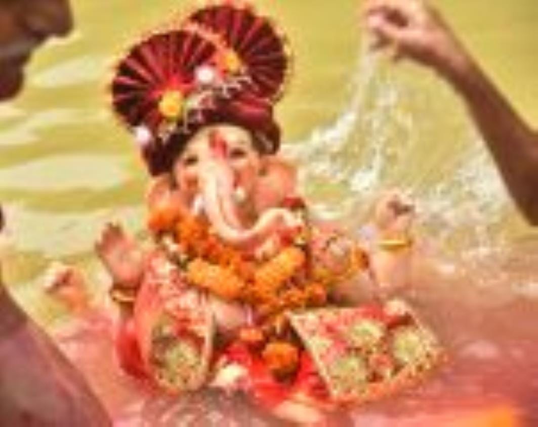 दस दिन तक घरों, पंडालों में विराजे विघ्नहर्ता को विदा करने के लिए झूलेलाल, कुड़ियाघाट पर आस्था दस दिन तक घरों, पंडालों में विराजे विघ्नहर्ता को विदा करने के लिए झूलेलाल, कुड़ियाघाट पर आस्था