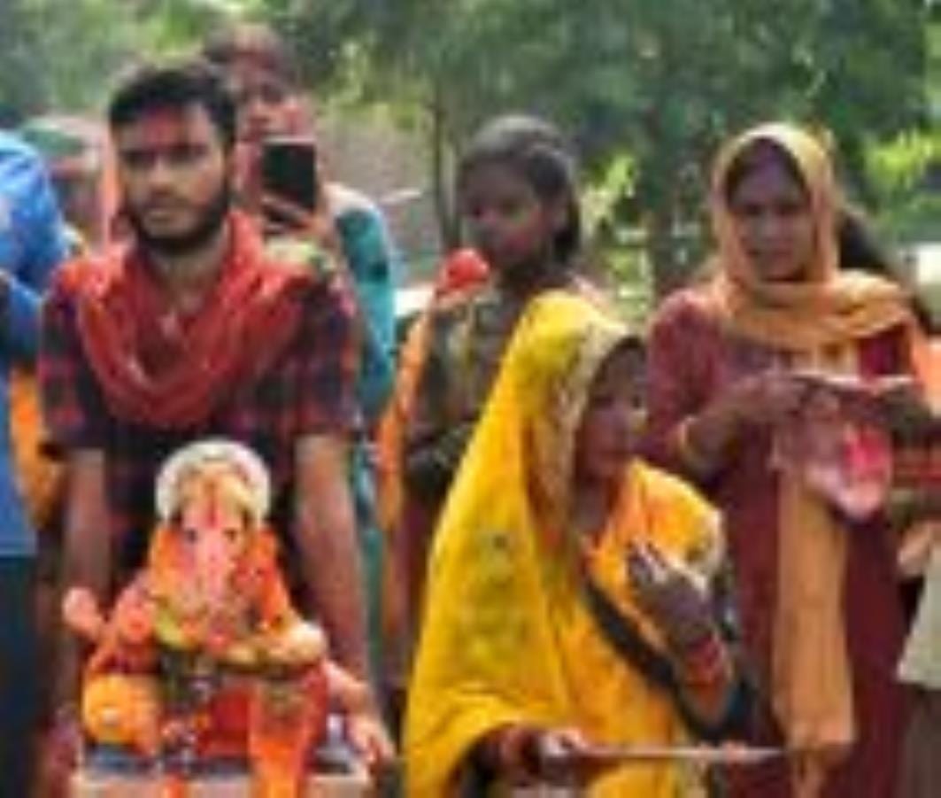 दस दिन तक घरों, पंडालों में विराजे विघ्नहर्ता को विदा करने के लिए झूलेलाल, कुड़ियाघाट पर आस्था दस दिन तक घरों, पंडालों में विराजे विघ्नहर्ता को विदा करने के लिए झूलेलाल, कुड़ियाघाट पर आस्था