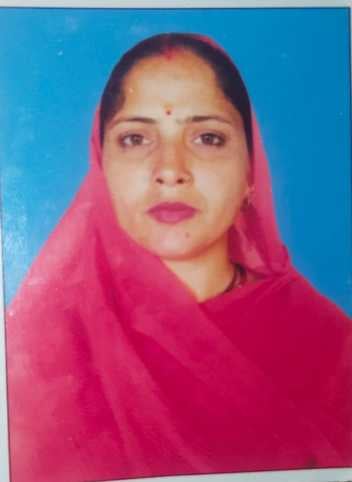 फोटो 07 एचएएमपी 07 - किसानों से अनाज की खरीद करतीं समूह की महिलाएं। स्रोत-स्वयं। फोटो 07 एचएएमपी 07 - किसानों से अनाज की खरीद करतीं समूह की महिलाएं। स्रोत-स्वयं।