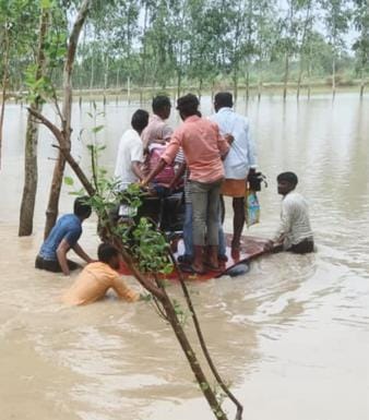 फोटो स्रोत ग्रामीण- सैदापुर गांव में बाढ़ का पानी
