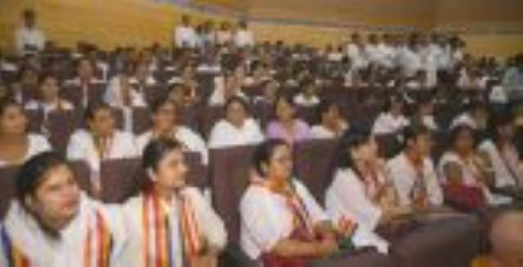 गोमतीनगर स्थित अंतरराष्ट्रीय बौद्ध संस्थान में रविवार को आयोजित बौद्ध पर्यटन की स्वर्ण भूमि पर 