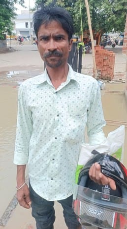 राजकीय मेडिकल कॉलेज परिसर में भरा बाढ़ का पानी। संवाद राजकीय मेडिकल कॉलेज परिसर में भरा बाढ़ का पानी। संवाद