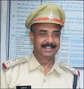 टी आई का हुआ अंतिम संस्कार इनकी तलाश जारी