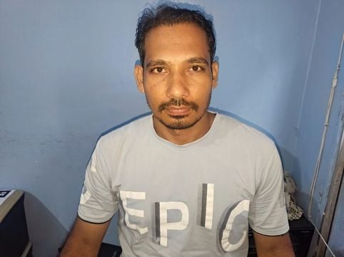 09जेएनडी32-शहर के मुख्य बाजार में सड़क किनारे खड़ी रेहड़ी। संवाद 09जेएनडी32-शहर के मुख्य बाजार में सड़क किनारे खड़ी रेहड़ी। संवाद