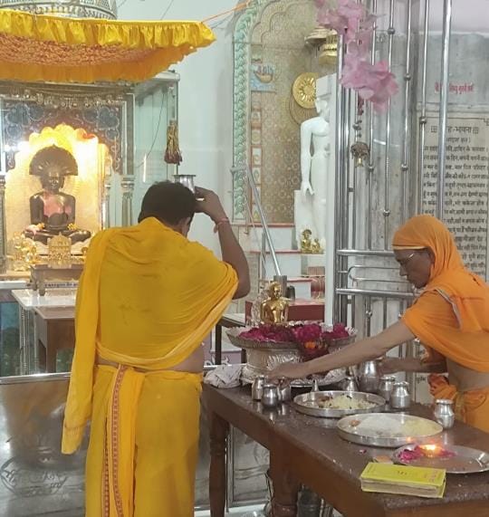 क्षमावाणी पर्व पर धूमधाम से निकाली पालकी यात्रा क्षमावाणी पर्व पर धूमधाम से निकाली पालकी यात्रा
