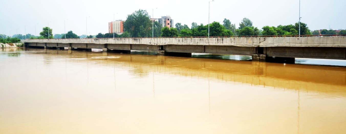न्यू ककरा सिटी में बाढ़ के कारण बंद पड़ा शाहजहांपुर विकास प्राधिकरण कार्यालय। संवाद न्यू ककरा सिटी में बाढ़ के कारण बंद पड़ा शाहजहांपुर विकास प्राधिकरण कार्यालय। संवाद