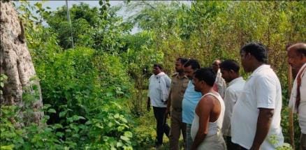 पिसावां क्षेत्र के सिकटहुली व हरनी खुर्द के मध्य मिले तेंदुए के पगचिह्न। पिसावां क्षेत्र के सिकटहुली व हरनी खुर्द के मध्य मिले तेंदुए के पगचिह्न।