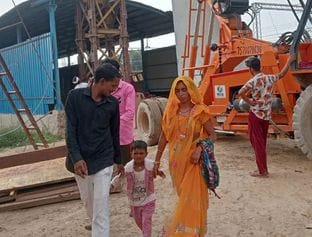 शुजातपुर में निर्माणाधीन ओवर ब्रिज।   संवाद