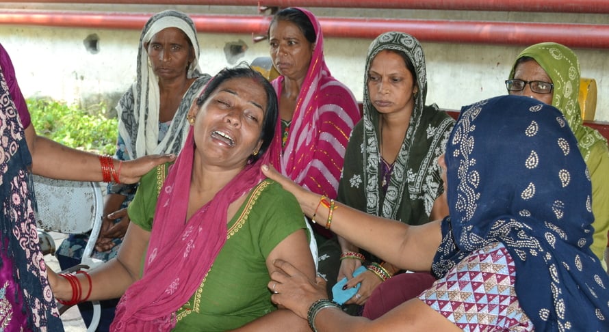 01.... हे... भगवान ..... जिला कारागार में एक बंदी की बीमारी के चलते मौत हो गई। कल्पना चावला मेड
