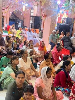 अंबाला छावनी के श्री सनातन धर्म मंदिर में प्रवचन करते श्रीराम मुदगल शास्त्री। प्रवक्ता