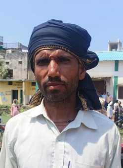 फोटो - 04 बांदा-प्रयागराज हाईवे को जाम कर नारेबाजी करते किसान। संवाद