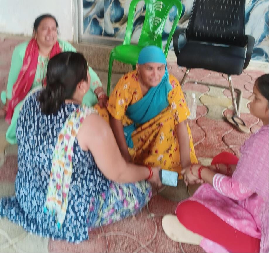 कुनाल व उनके परिवारीजन। कुनाल व उनके परिवारीजन।