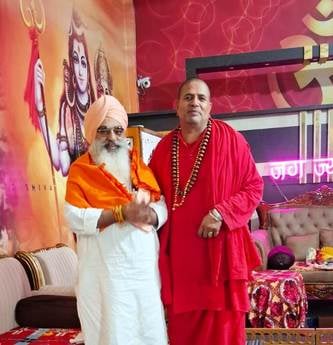 कुरुक्षेत्र। महंत तरण दास के साथ  महंत राजेंद्र पुरी। विज्ञप्ति