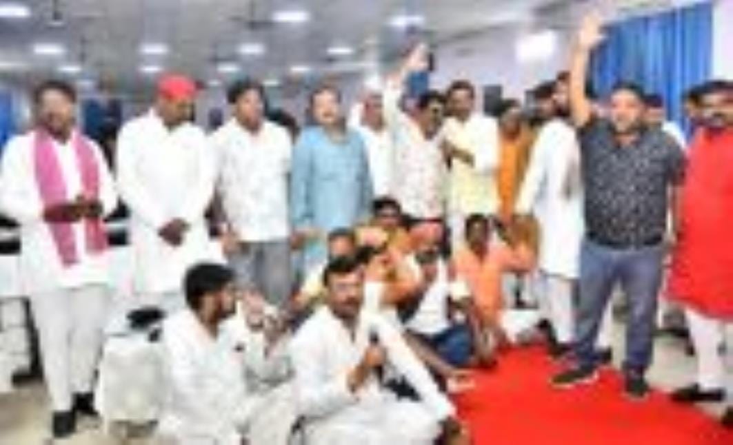 नगर निगम सदन की बैठक।