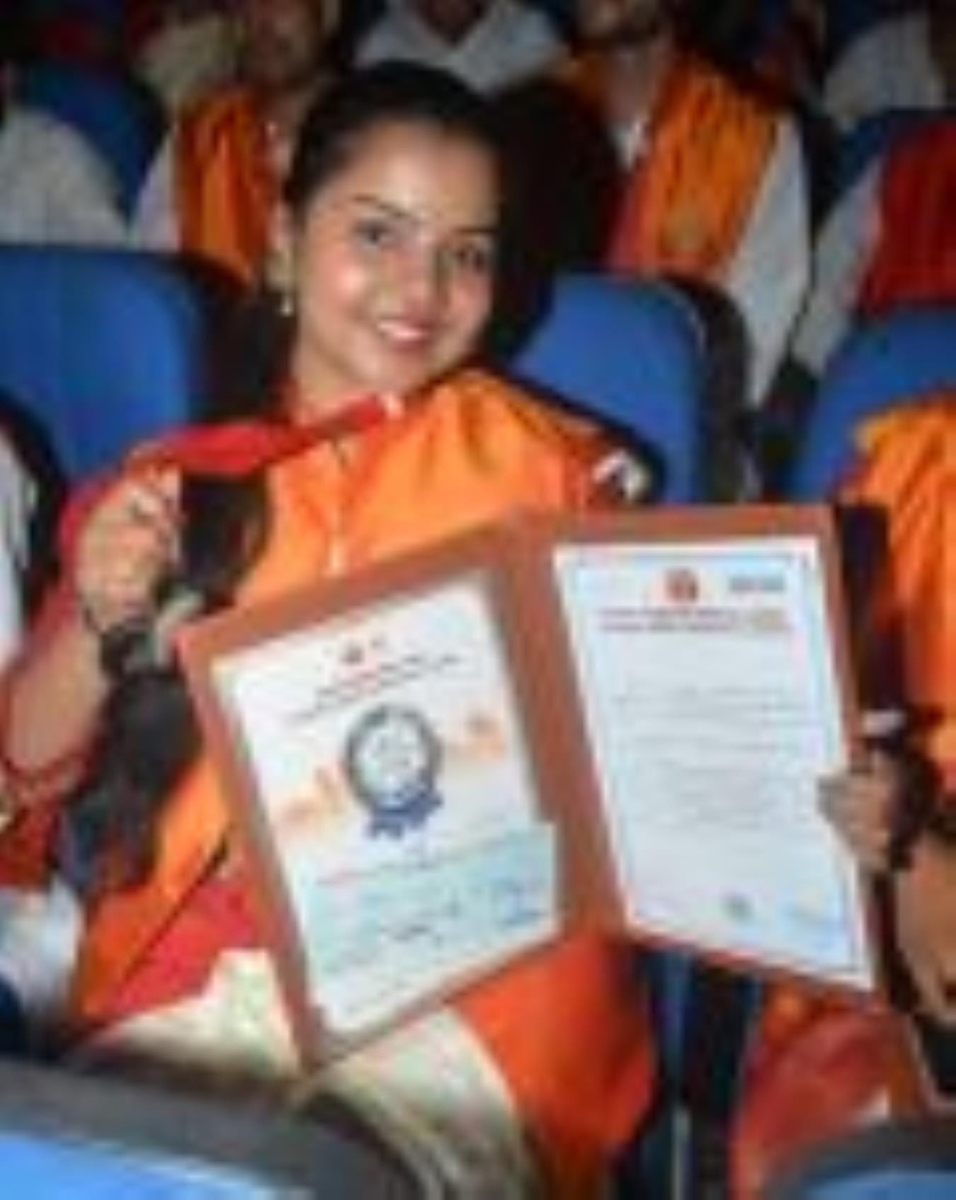 भातखंडे संस्कृति विश्वविद्यालय के कला मंडपम प्रेक्षागृह में आयोजित 15वें दीक्षांत समारोह में स्