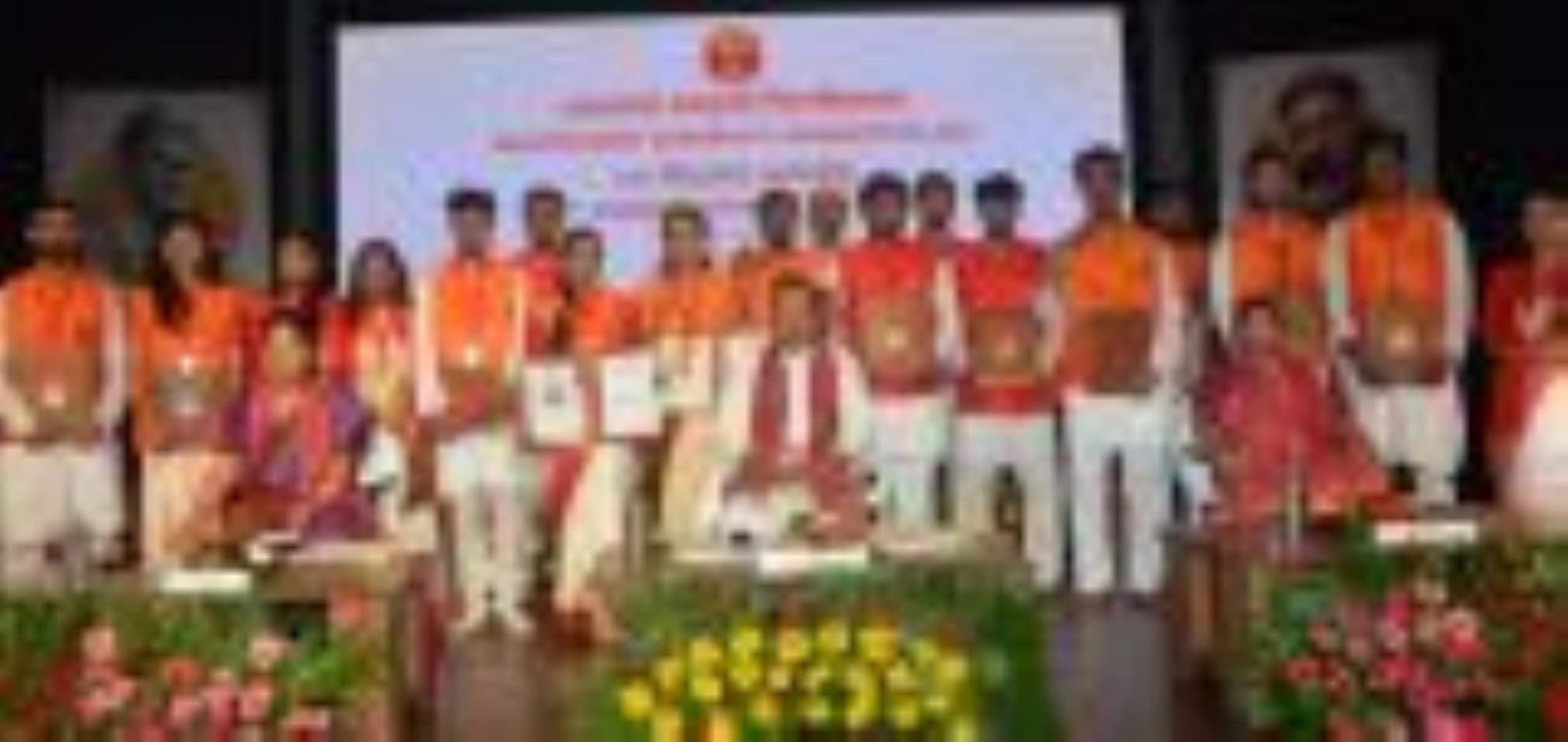 भातखंडे संस्कृति विश्वविद्यालय के कला मंडपम प्रेक्षागृह में आयोजित 15वें दीक्षांत समारोह में स्