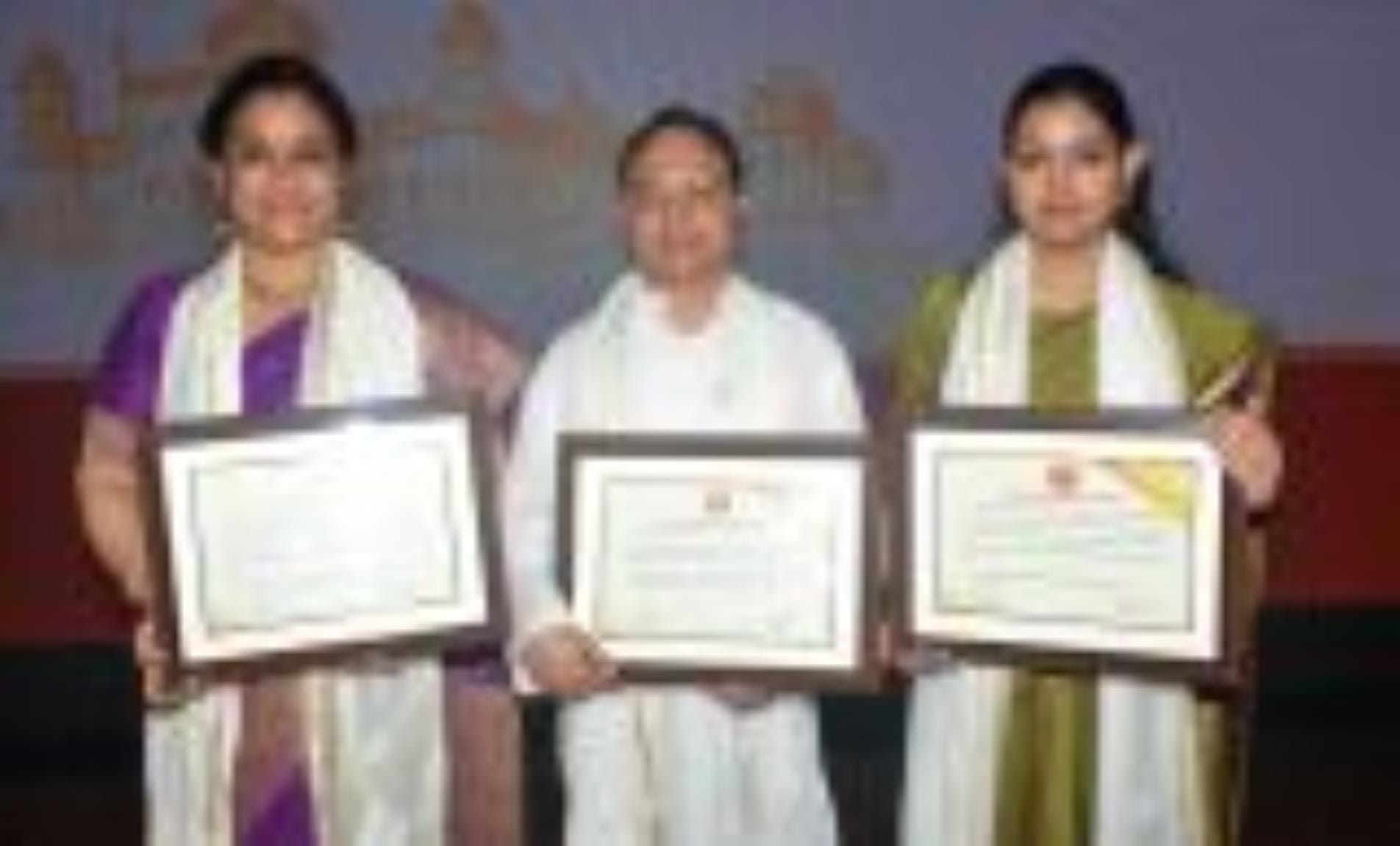 भातखंडे संस्कृति विश्वविद्यालय के कला मंडपम प्रेक्षागृह में आयोजित 15वें दीक्षांत समारोह में स्