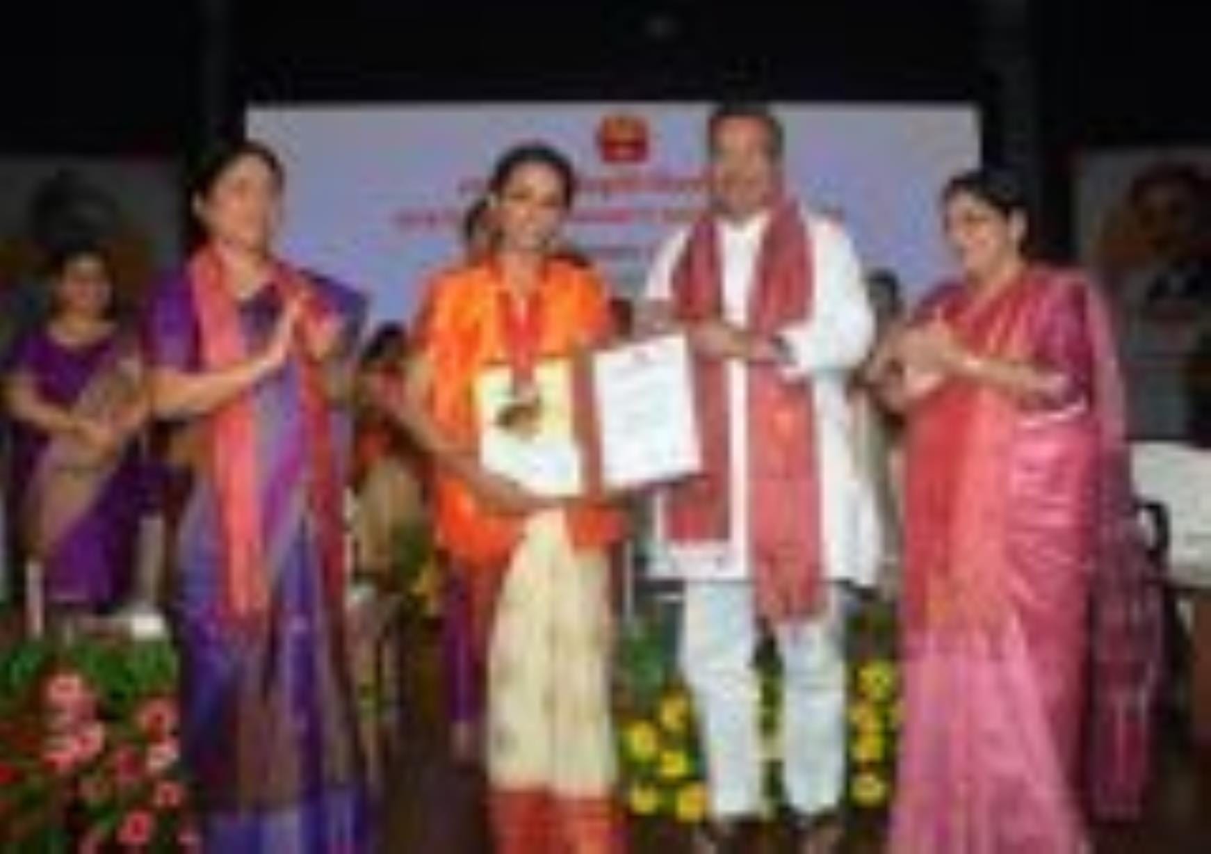 भातखंडे संस्कृति विश्वविद्यालय के कला मंडपम प्रेक्षागृह में आयोजित 15वें दीक्षांत समारोह में स्