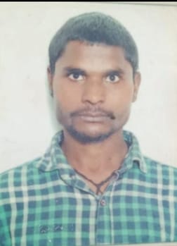 बिजनौर में गंगा बैराज के तटबंध काम कर रहे ग्रामीणों से वार्ता करते जिला पंचायत अध्यक्ष चौधरी सा बिजनौर में गंगा बैराज के तटबंध काम कर रहे ग्रामीणों से वार्ता करते जिला पंचायत अध्यक्ष चौधरी सा