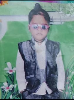 बिजनौर में गंगा बैराज के तटबंध काम कर रहे ग्रामीणों से वार्ता करते जिला पंचायत अध्यक्ष चौधरी सा बिजनौर में गंगा बैराज के तटबंध काम कर रहे ग्रामीणों से वार्ता करते जिला पंचायत अध्यक्ष चौधरी सा